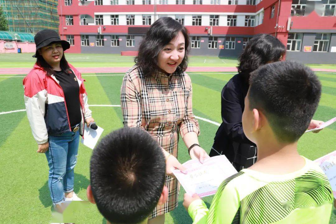 劳塔罗续约